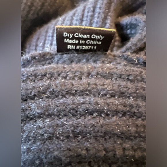 Jenni Kayne Cashmere Turtleneck Sweater NWT - color Navy - size M / Medium - Picture 15 of 15